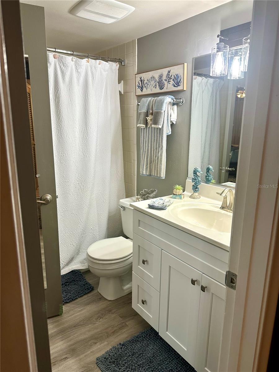 PRESIDENTIAL THE - Residential Lease