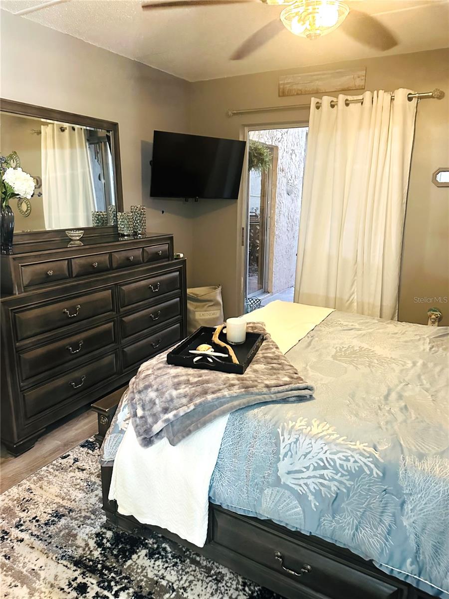 PRESIDENTIAL THE - Residential Lease