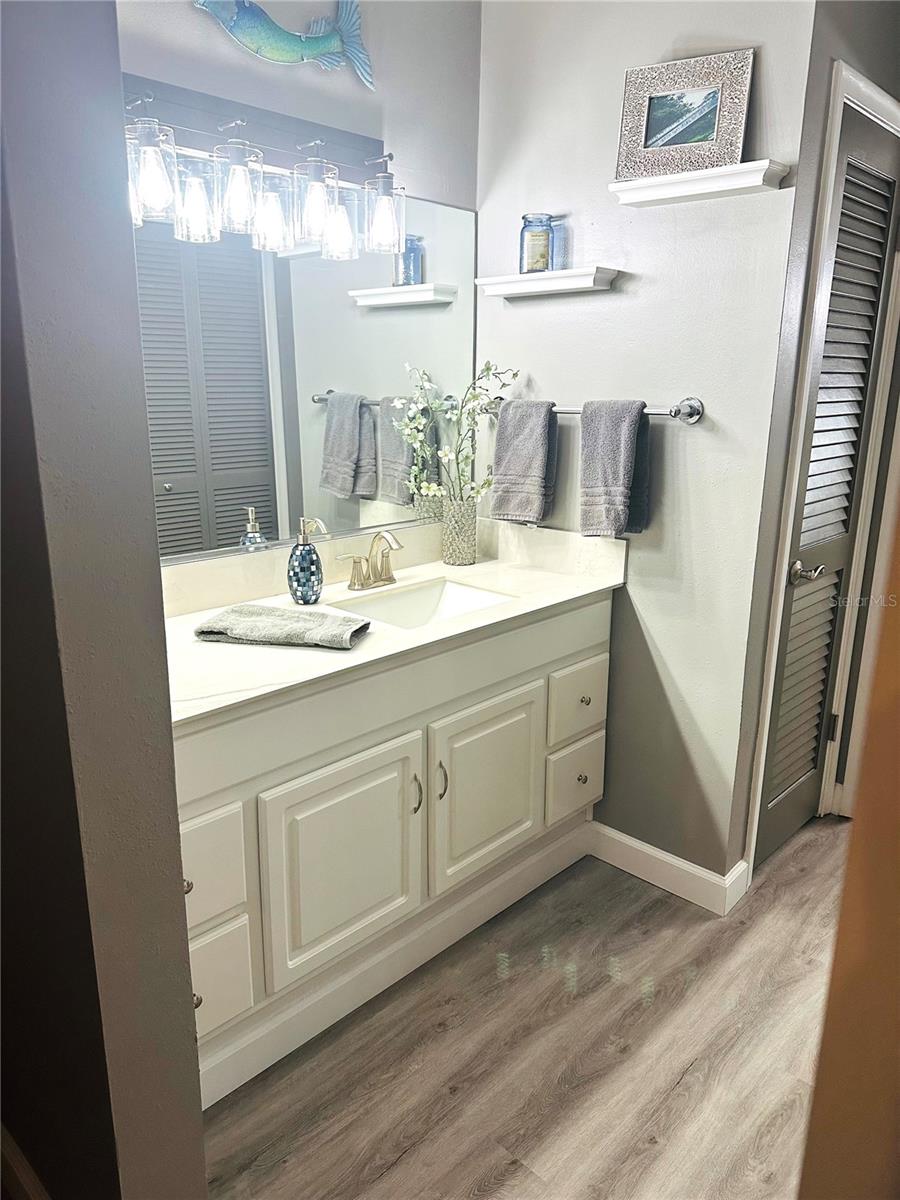 PRESIDENTIAL THE - Residential Lease