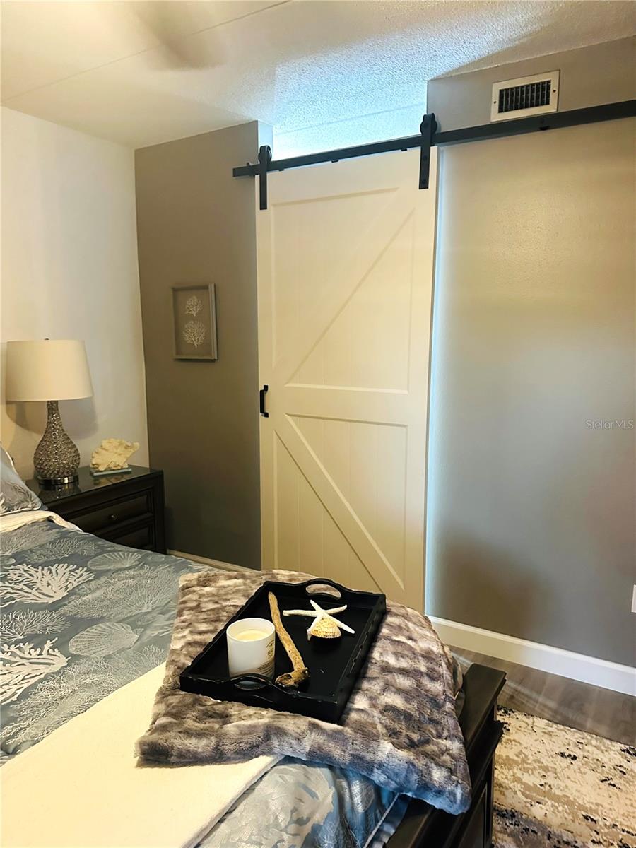 PRESIDENTIAL THE - Residential Lease