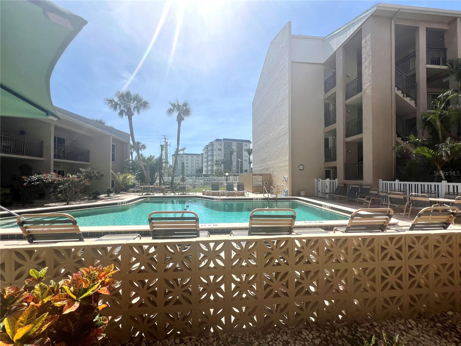 PRESIDENTIAL THE - Residential Lease