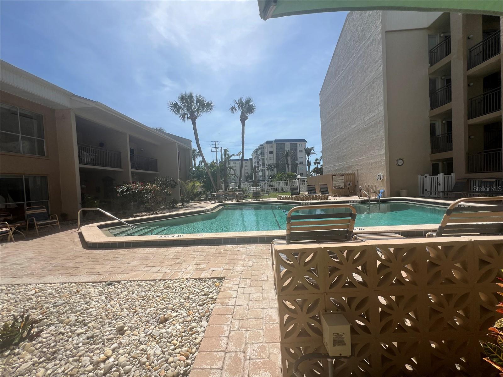 PRESIDENTIAL THE - Residential Lease