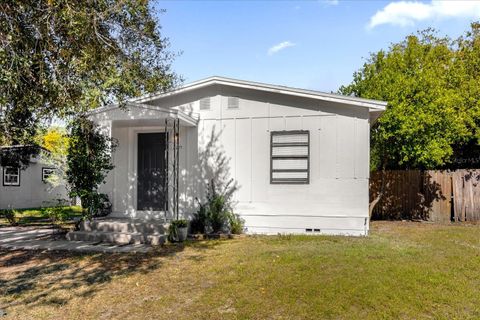 A home in CASSELBERRY