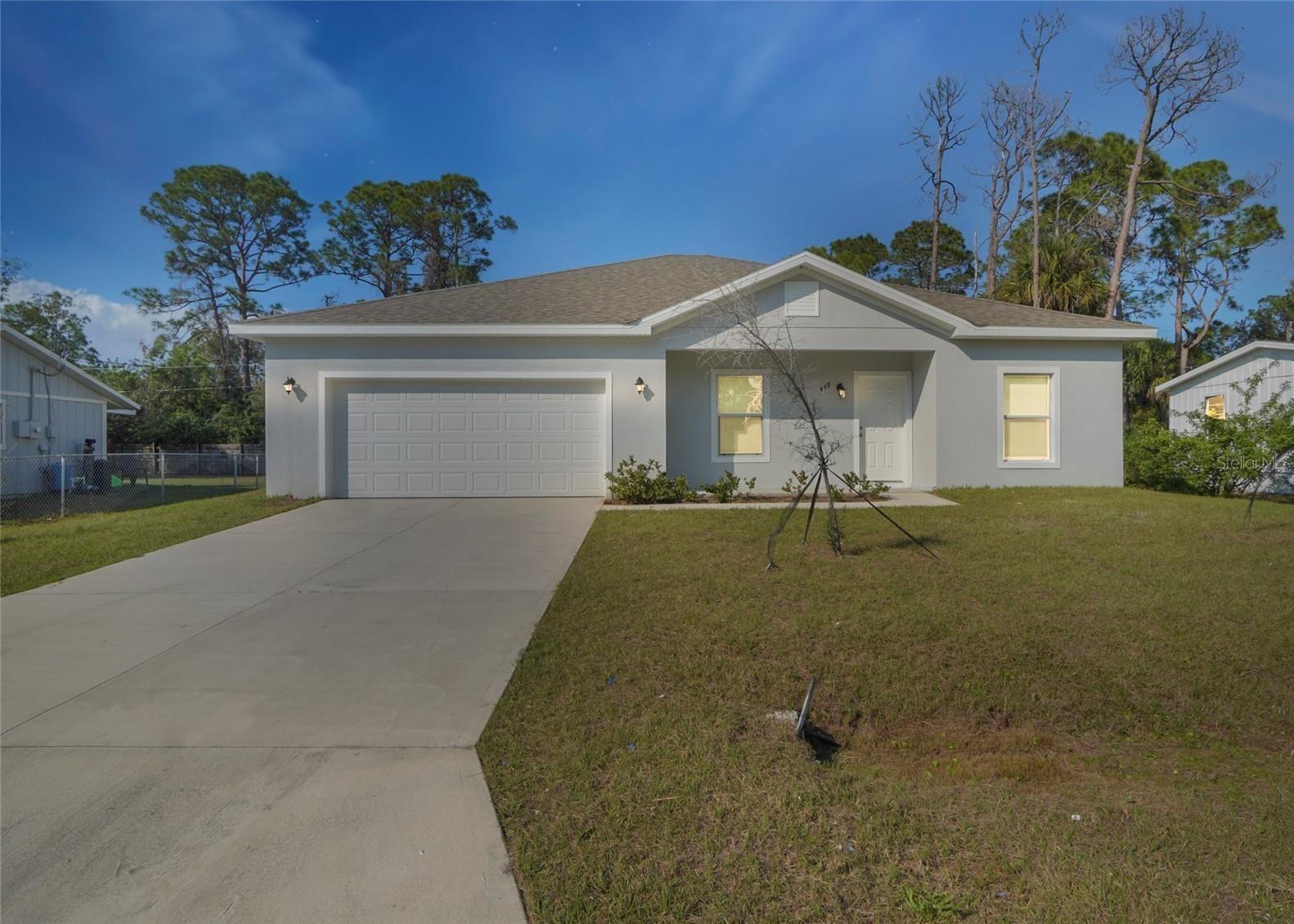 Modern and Updated Home for Rent in Palm Bay.
This modern home, full of updates and great finishes, is available for rent!
With 4 spacious bedrooms and 2 well-designed bathrooms, this home offers plenty of comfort and convenience. The vinyl flooring ensures durability and easy maintenance.
The kitchen is a highlight, with wood cabinets and stainless steel appliances, as well as a spacious counter that makes everyday life easier. The open concept style integrates the kitchen with the living room and dining room, creating a perfect environment for socializing and family moments.
The home also has a two-car garage, equipped with an automatic gate, offering greater security and convenience. In the back, you will find a beautiful outdoor space, ideal for relaxing or enjoying with the ones you love.
Located in an easily accessible area, you will be close to everything you need: supermarkets, schools, public transportation, shops and much more.
Schedule your visit and come see this incredible property in person! Don't miss the chance to live in a modern and well-located home!