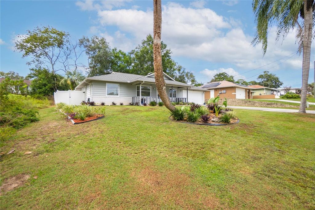 Photo of 729 Desota Avenue, Inverness, FL 34452 (MLS # W7879746)