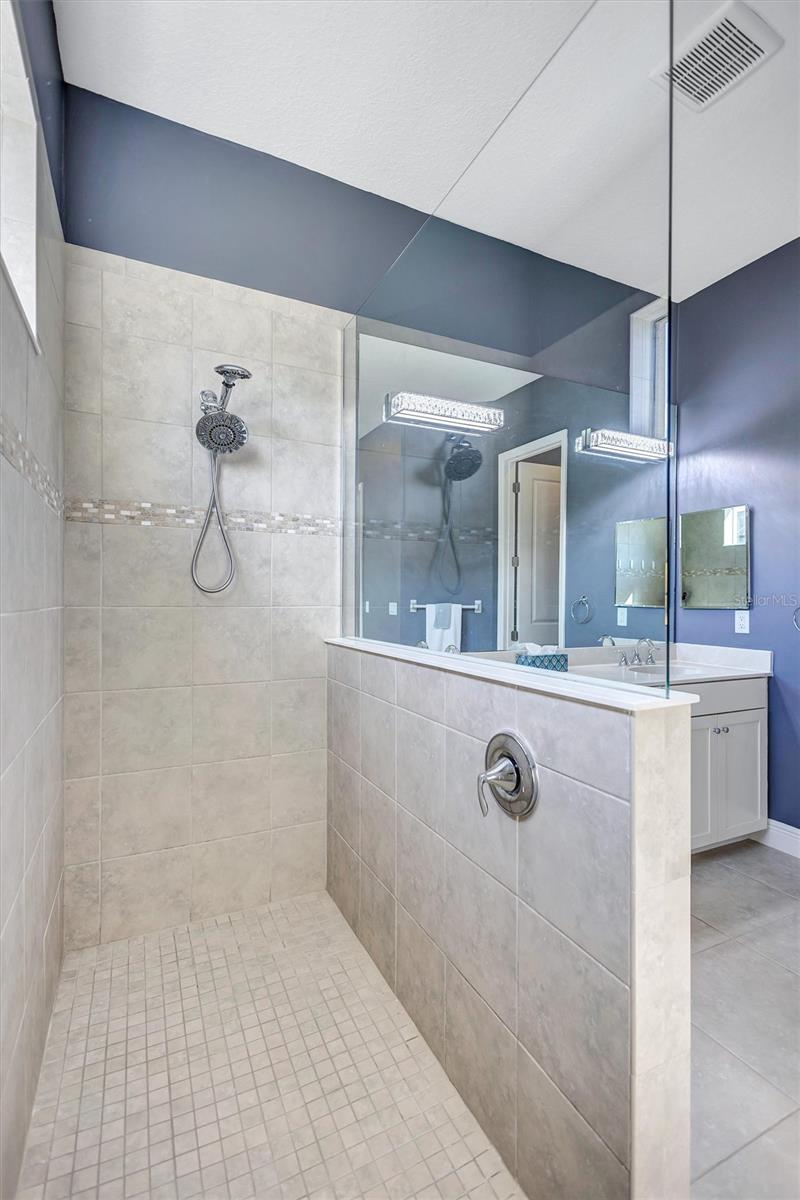 RIVER WIND - Residential