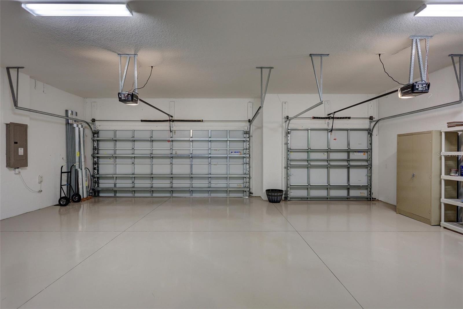 RIVER WIND - Residential