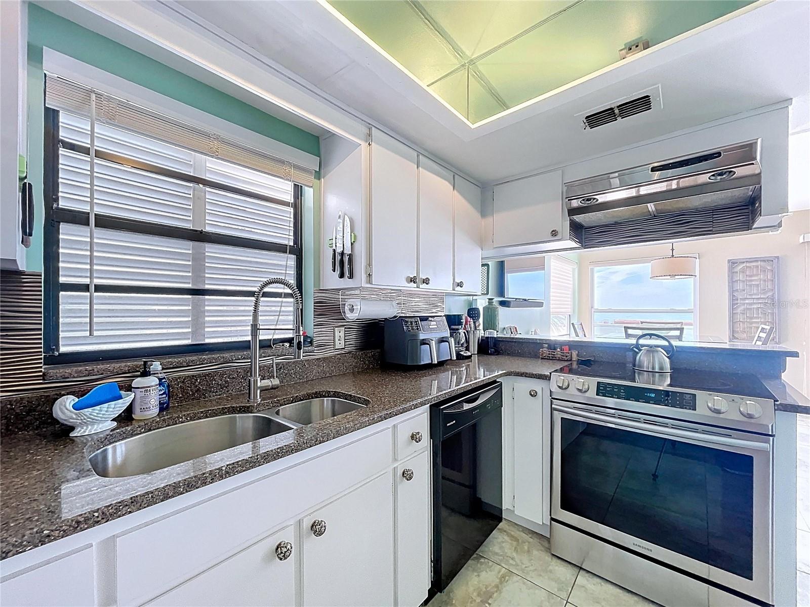 SUNSET BEACH UNIT 5 - Residential