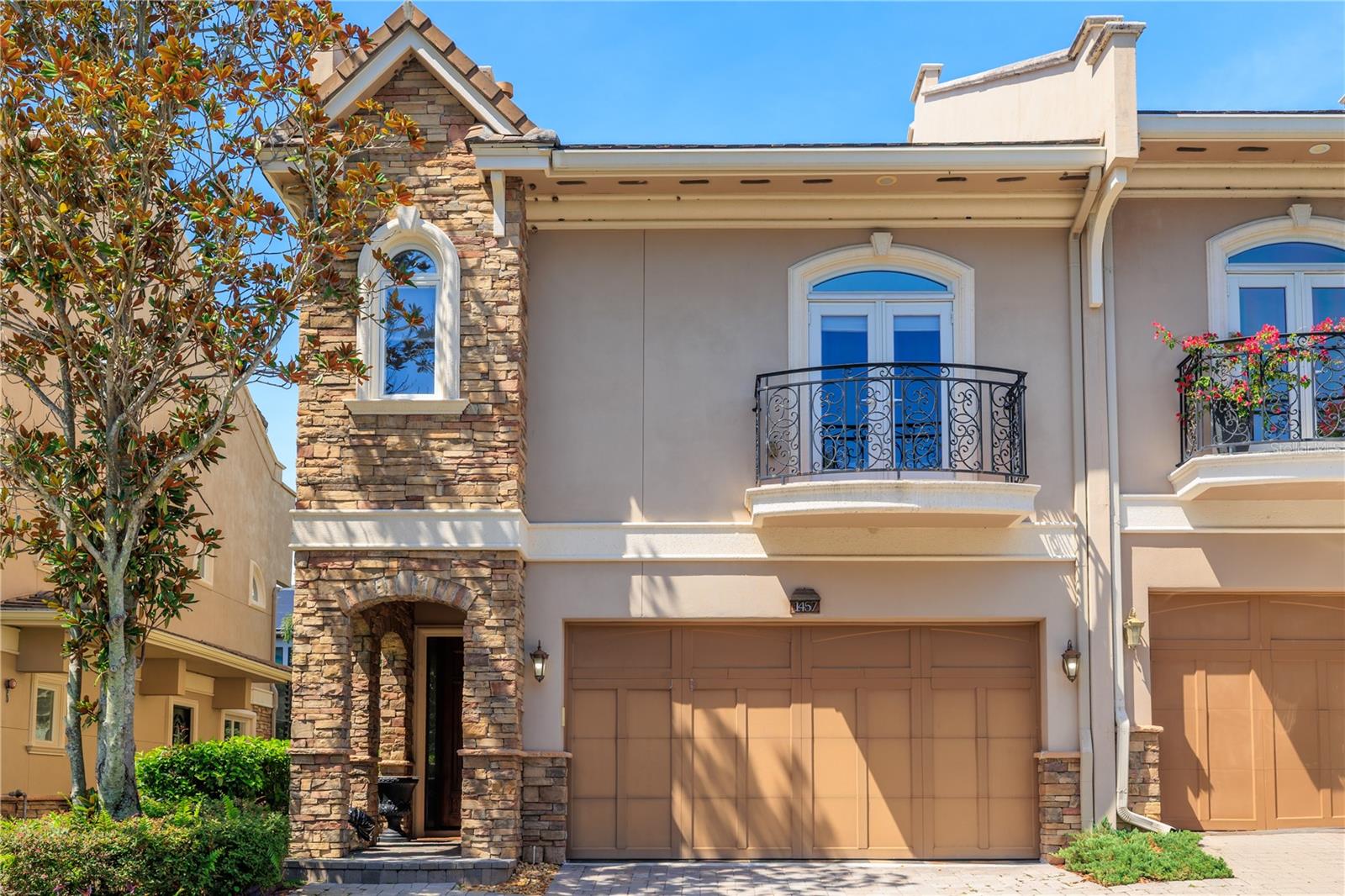 HILLSIDE LANDINGS - Residential Lease