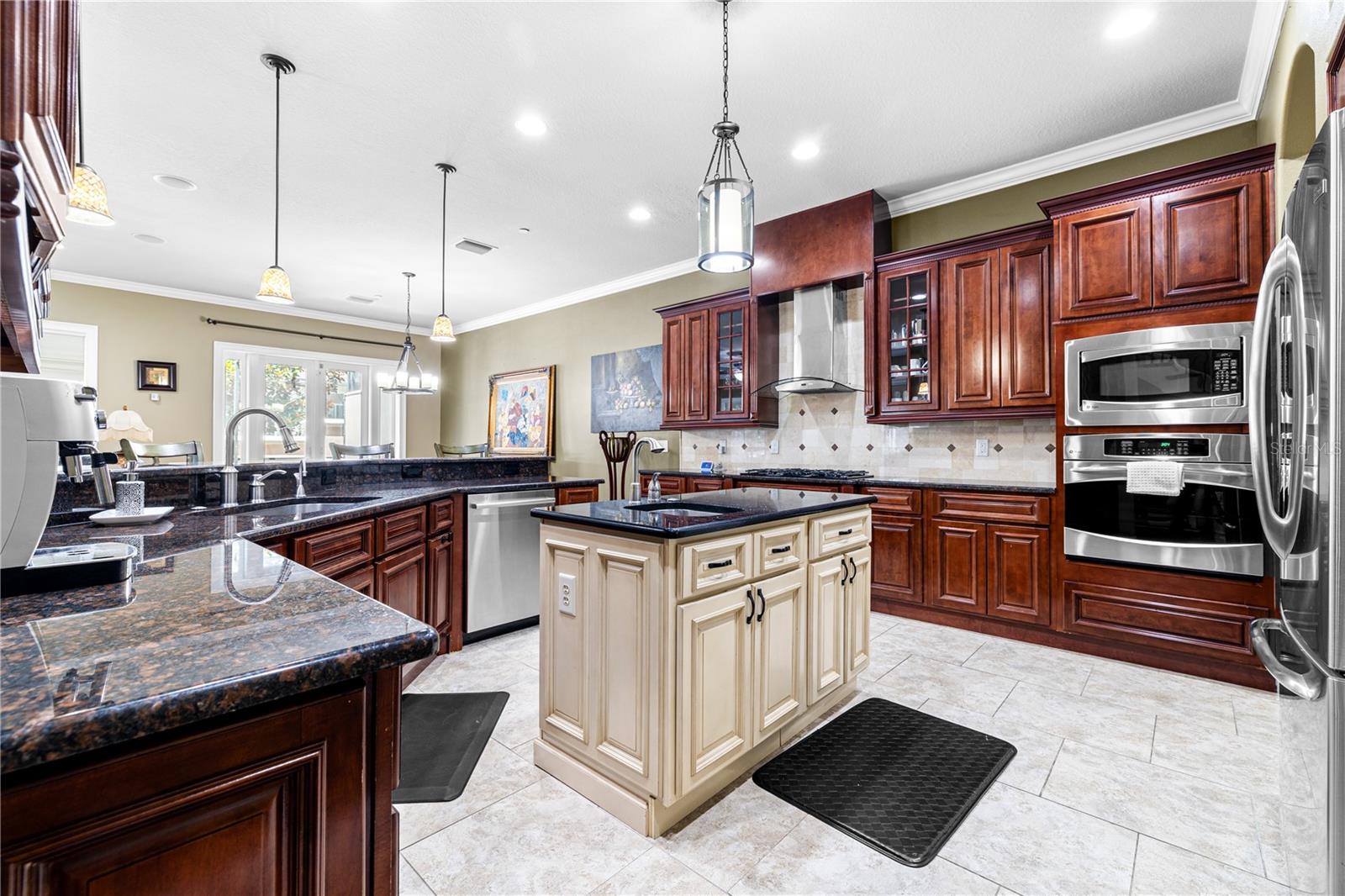 HILLSIDE LANDINGS - Residential Lease