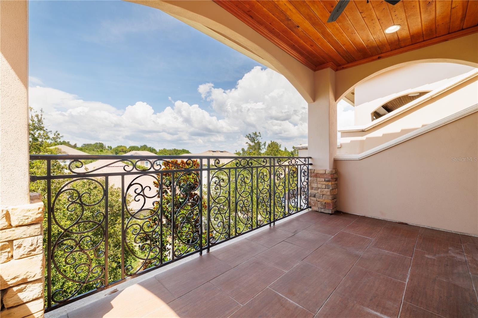 HILLSIDE LANDINGS - Residential Lease