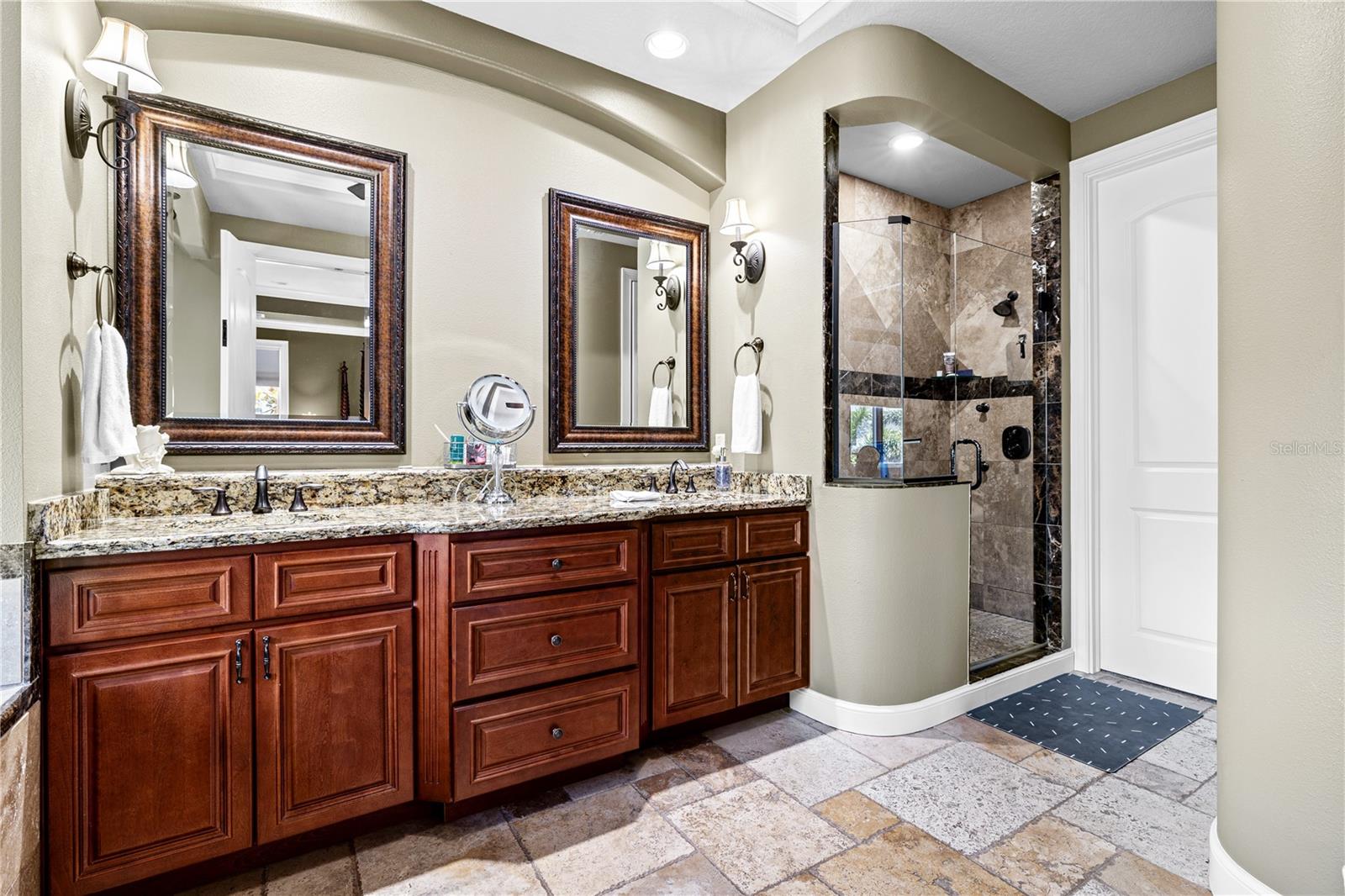 HILLSIDE LANDINGS - Residential Lease