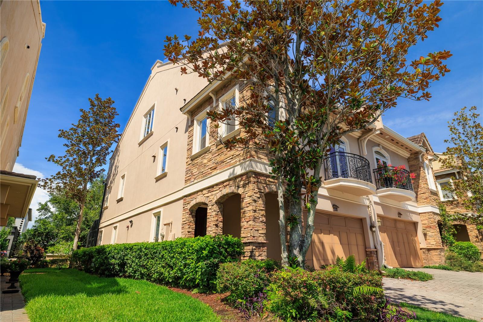 HILLSIDE LANDINGS - Residential Lease