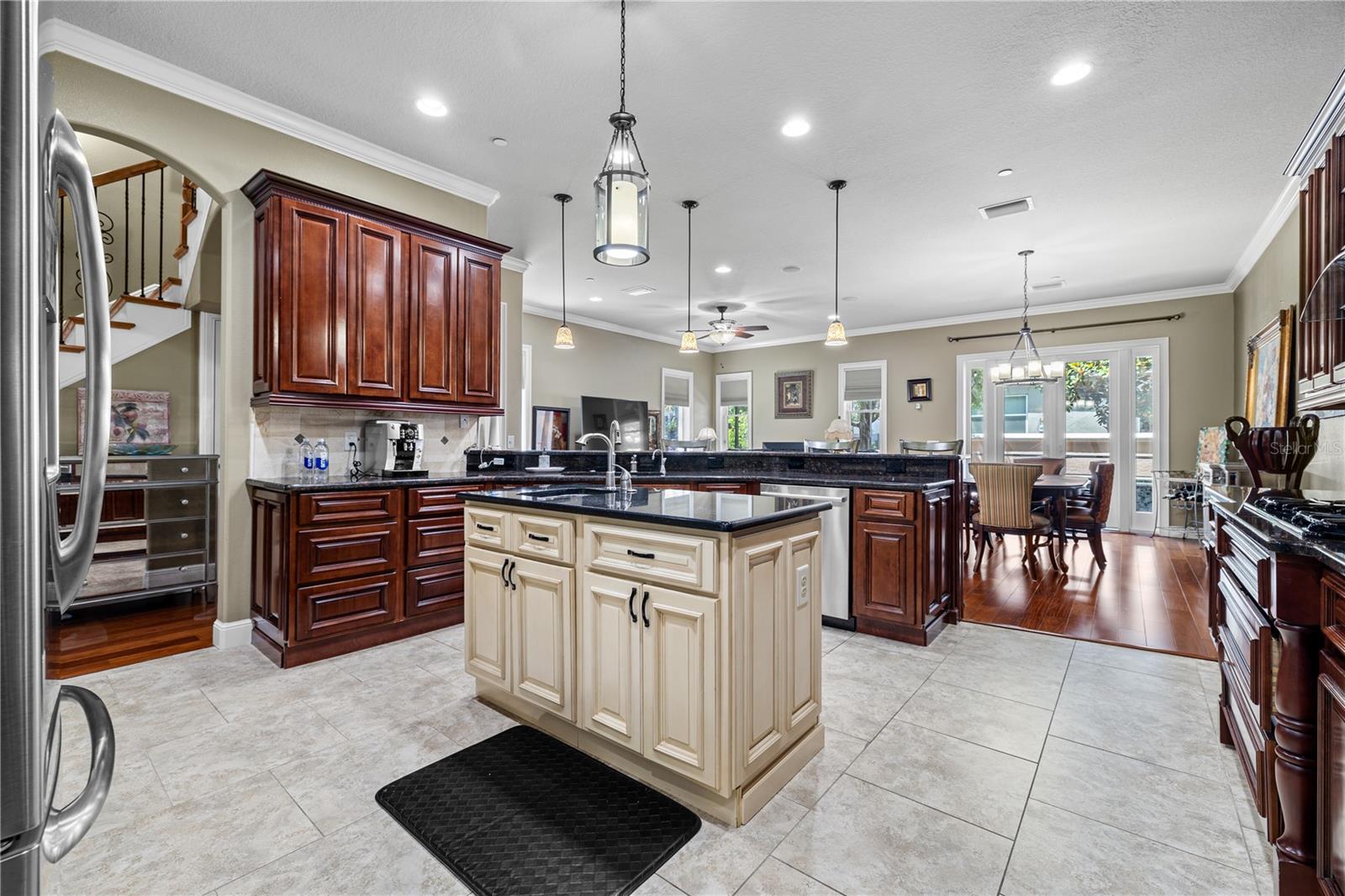 HILLSIDE LANDINGS - Residential Lease