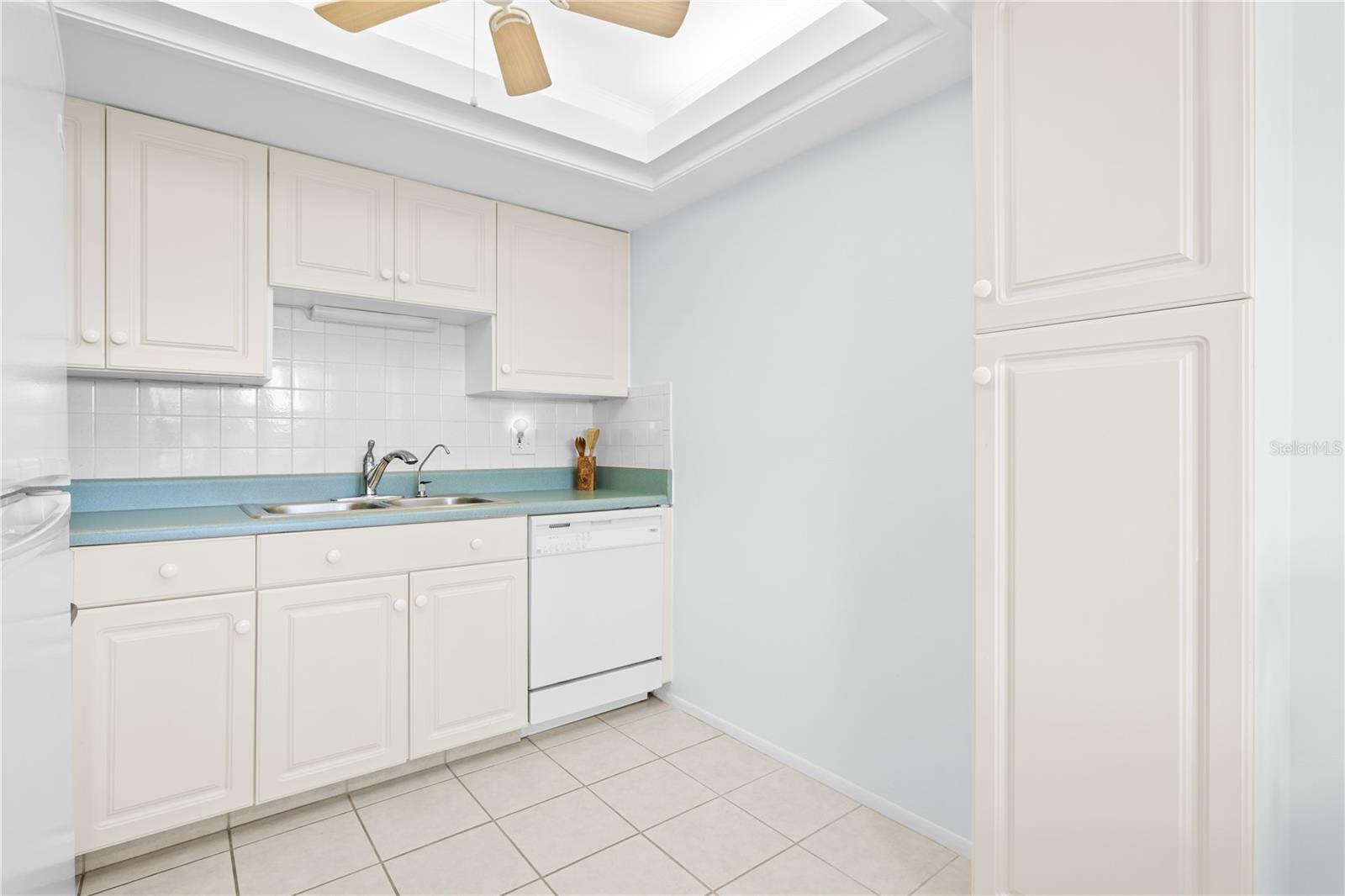 SEMINOLE SQUARE APTS II CONDO - Residential