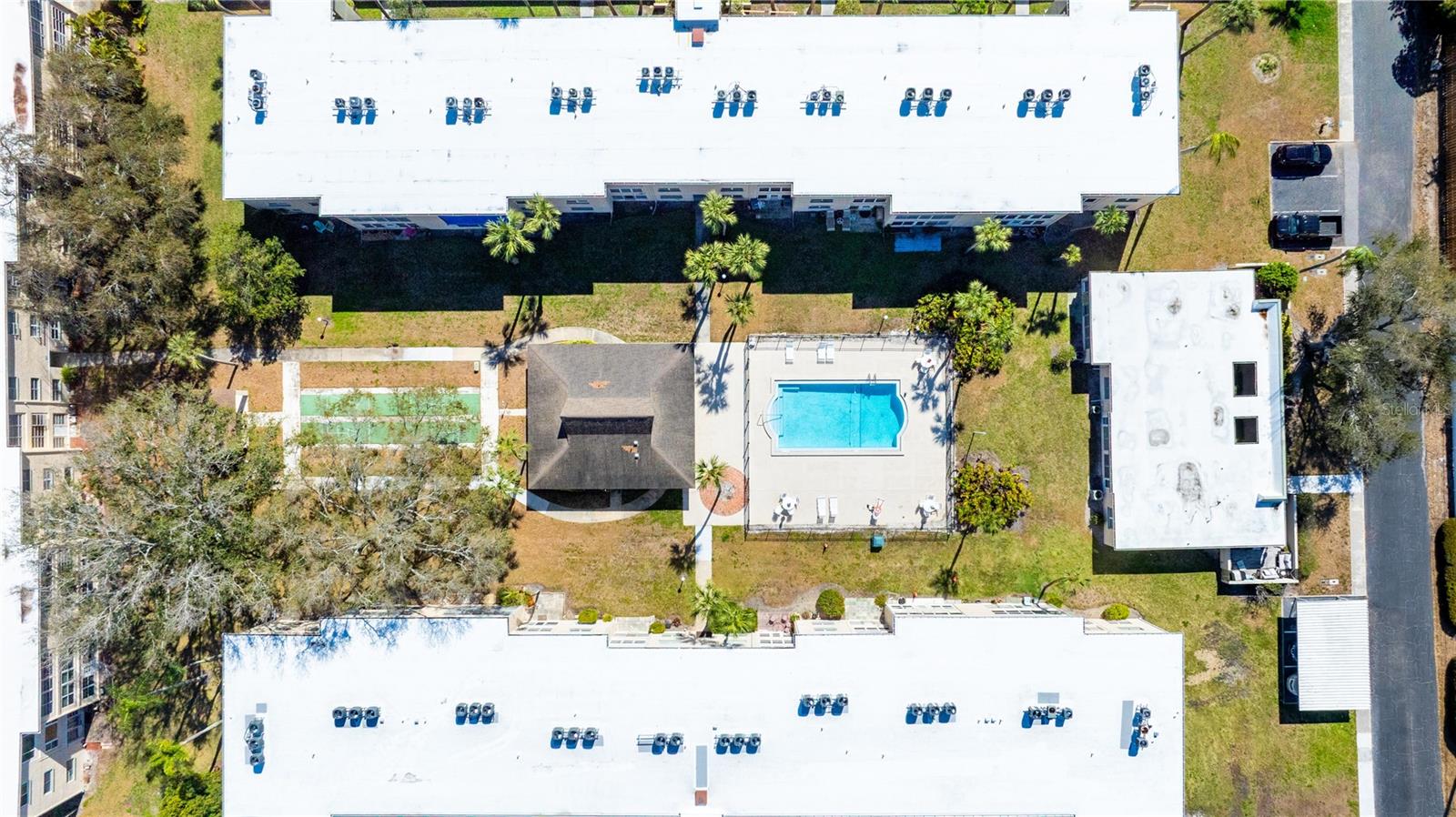 SEMINOLE SQUARE APTS II CONDO - Residential