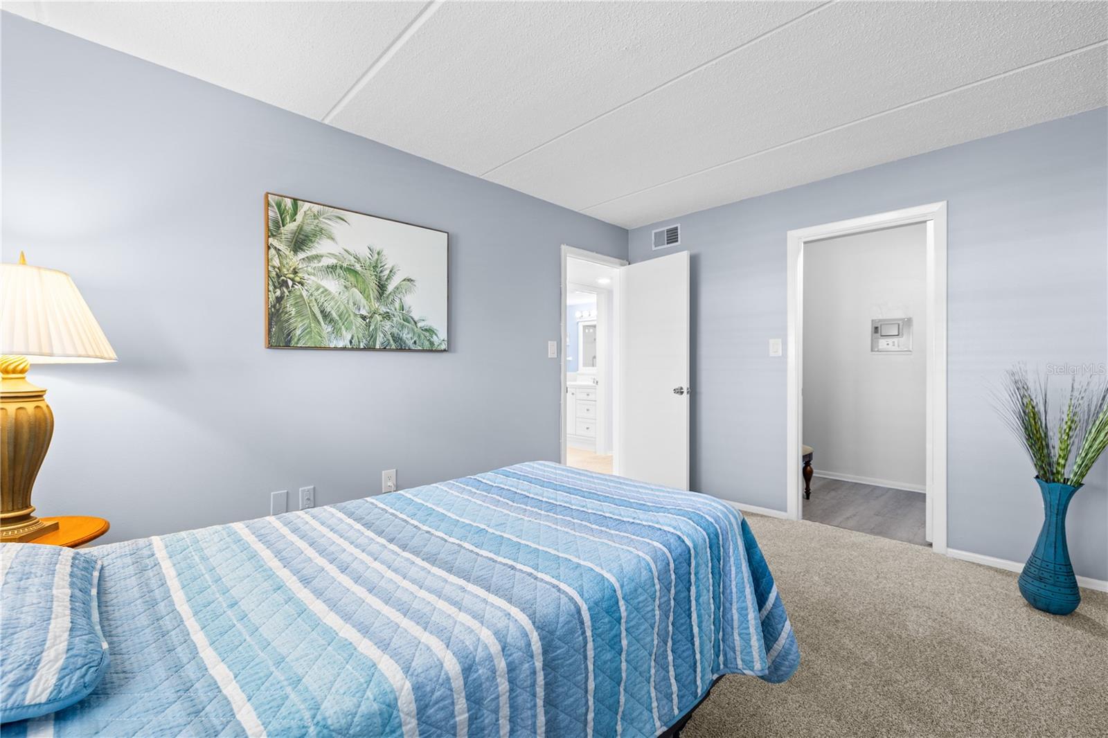 SEMINOLE SQUARE APTS II CONDO - Residential