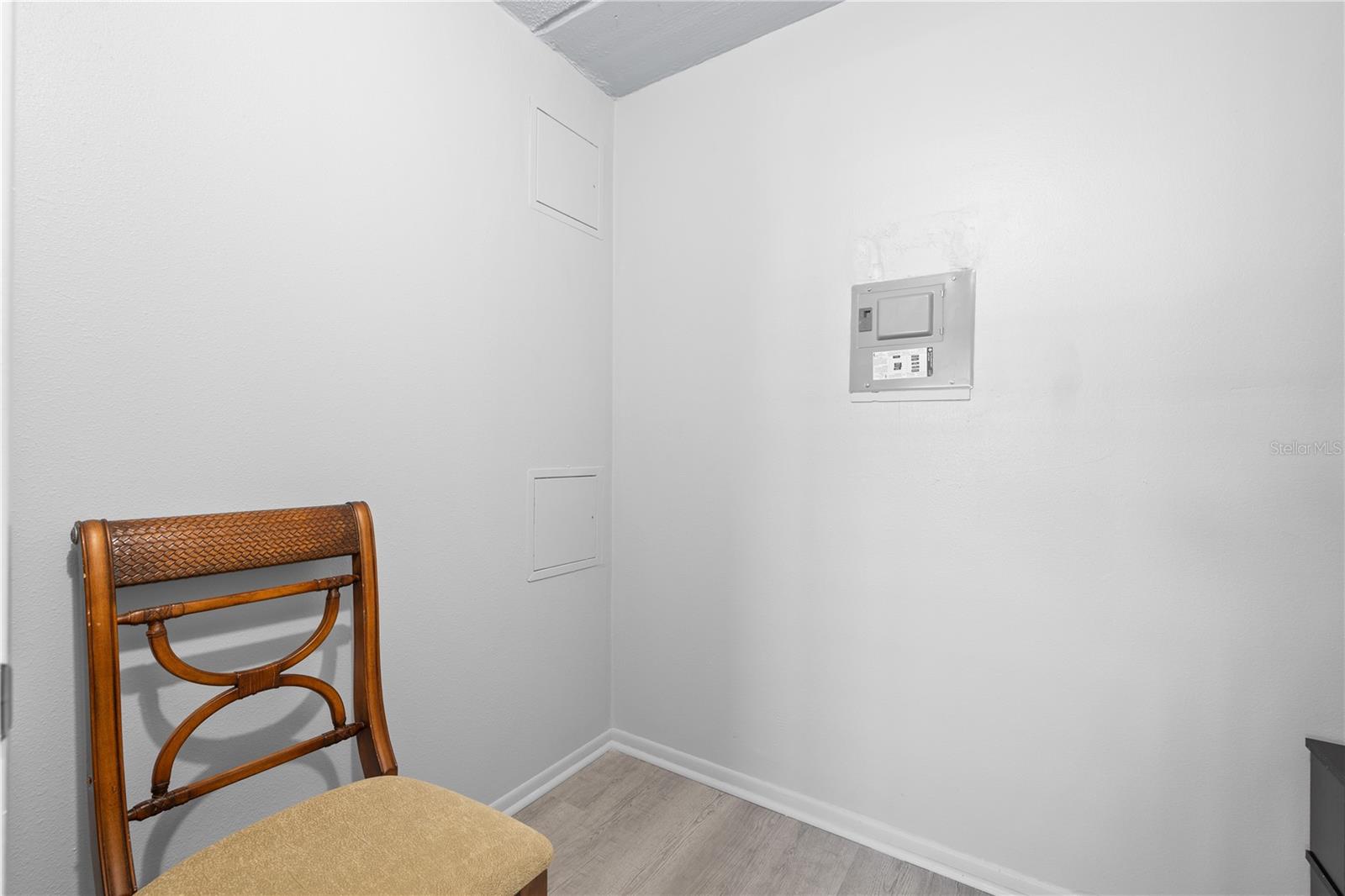 SEMINOLE SQUARE APTS II CONDO - Residential