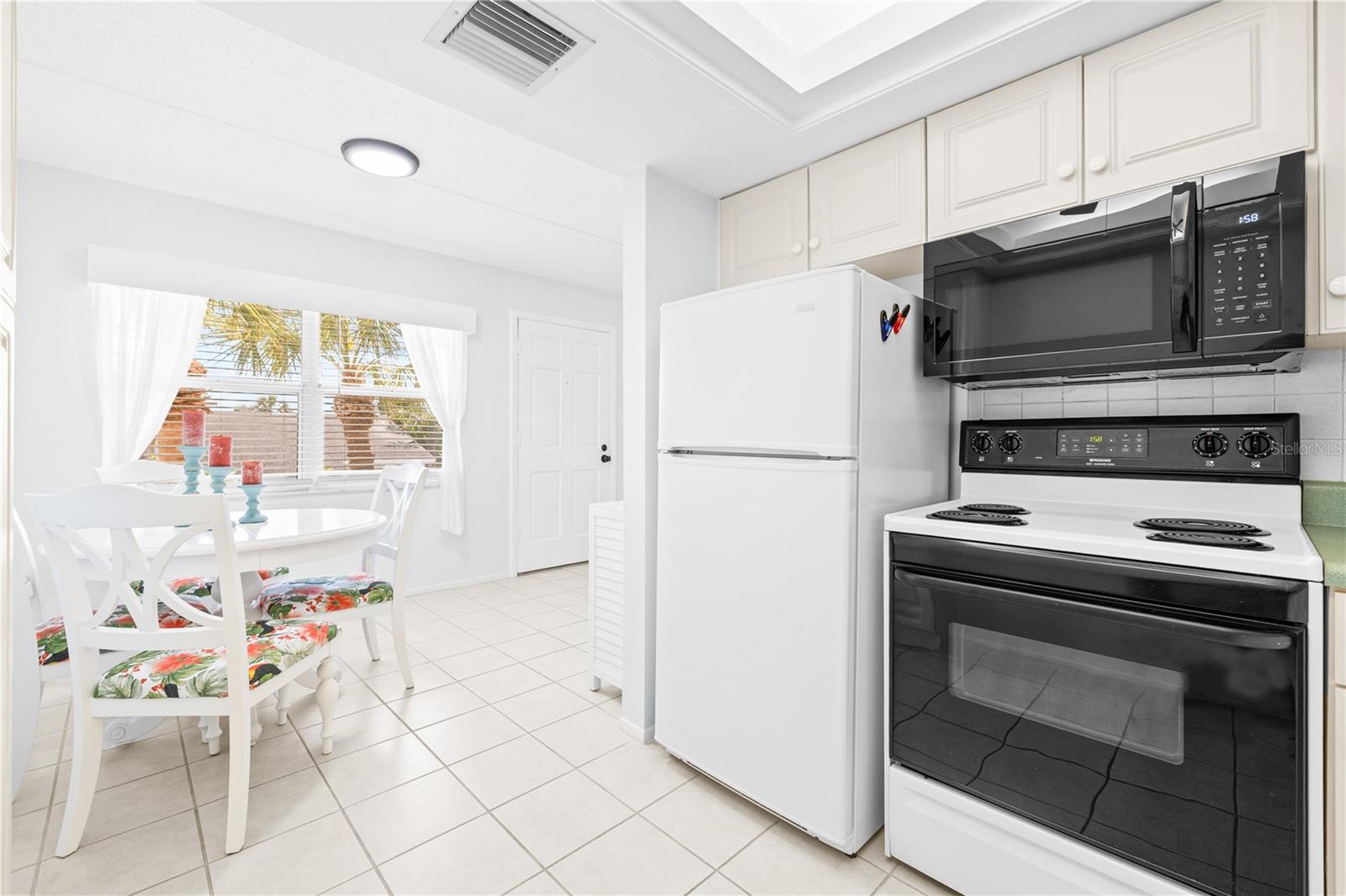 SEMINOLE SQUARE APTS II CONDO - Residential