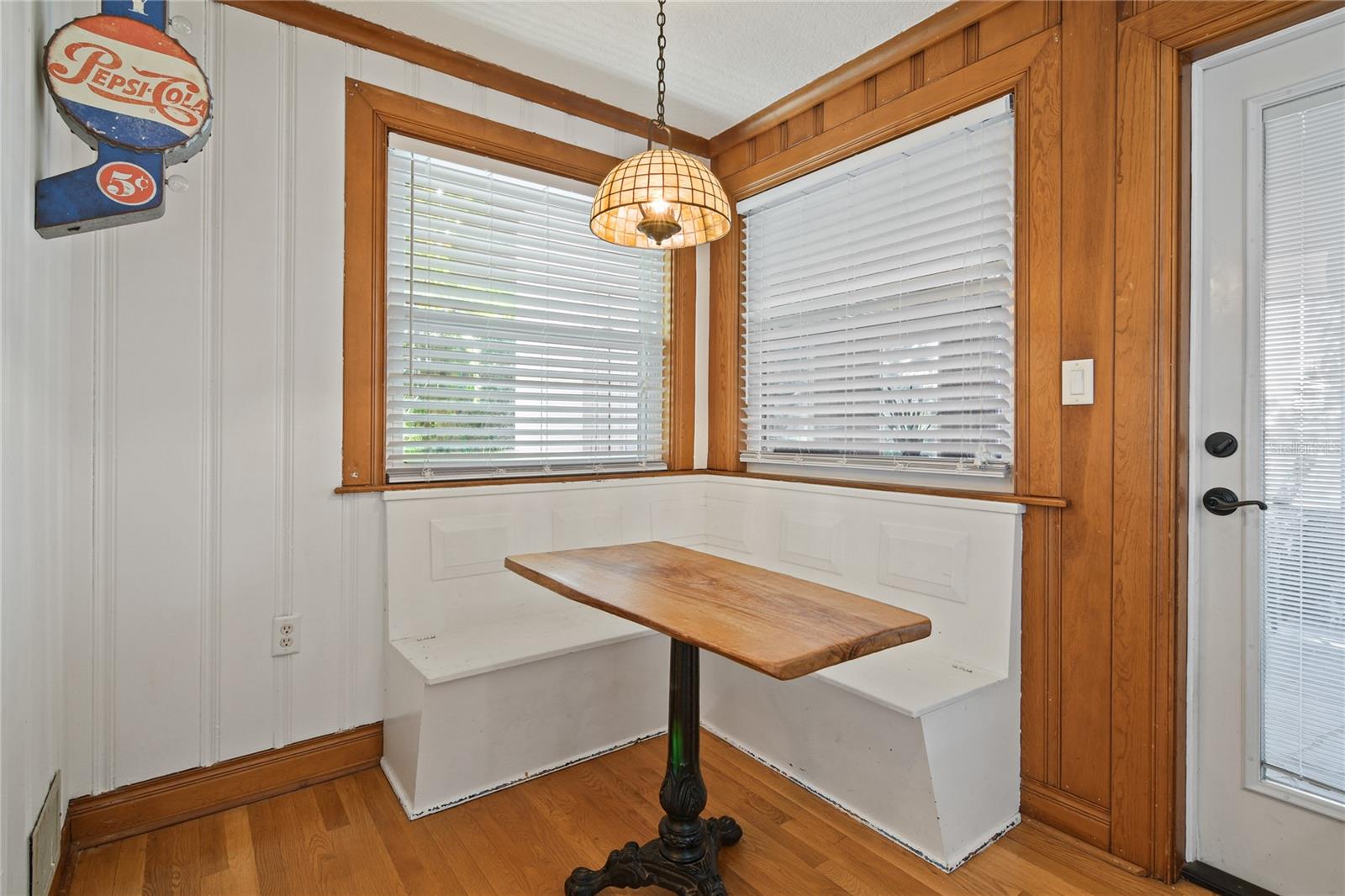 RAINBOW RIDGE - Residential Lease