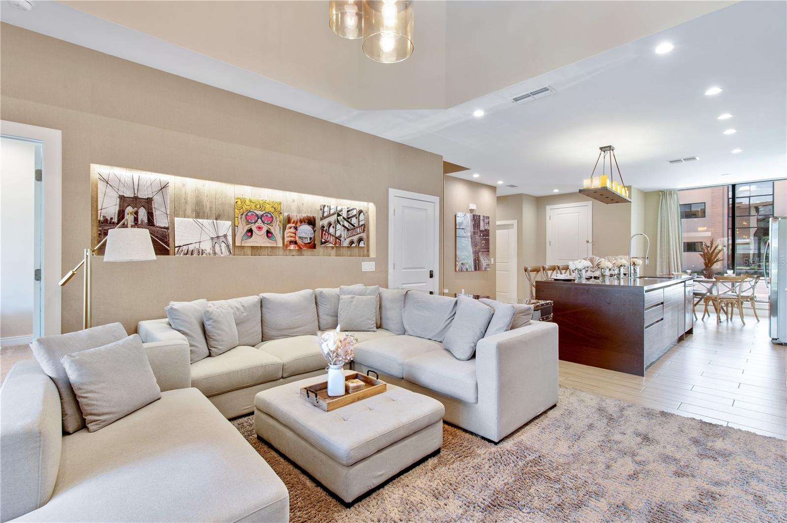 7461 BLEECKER LANE