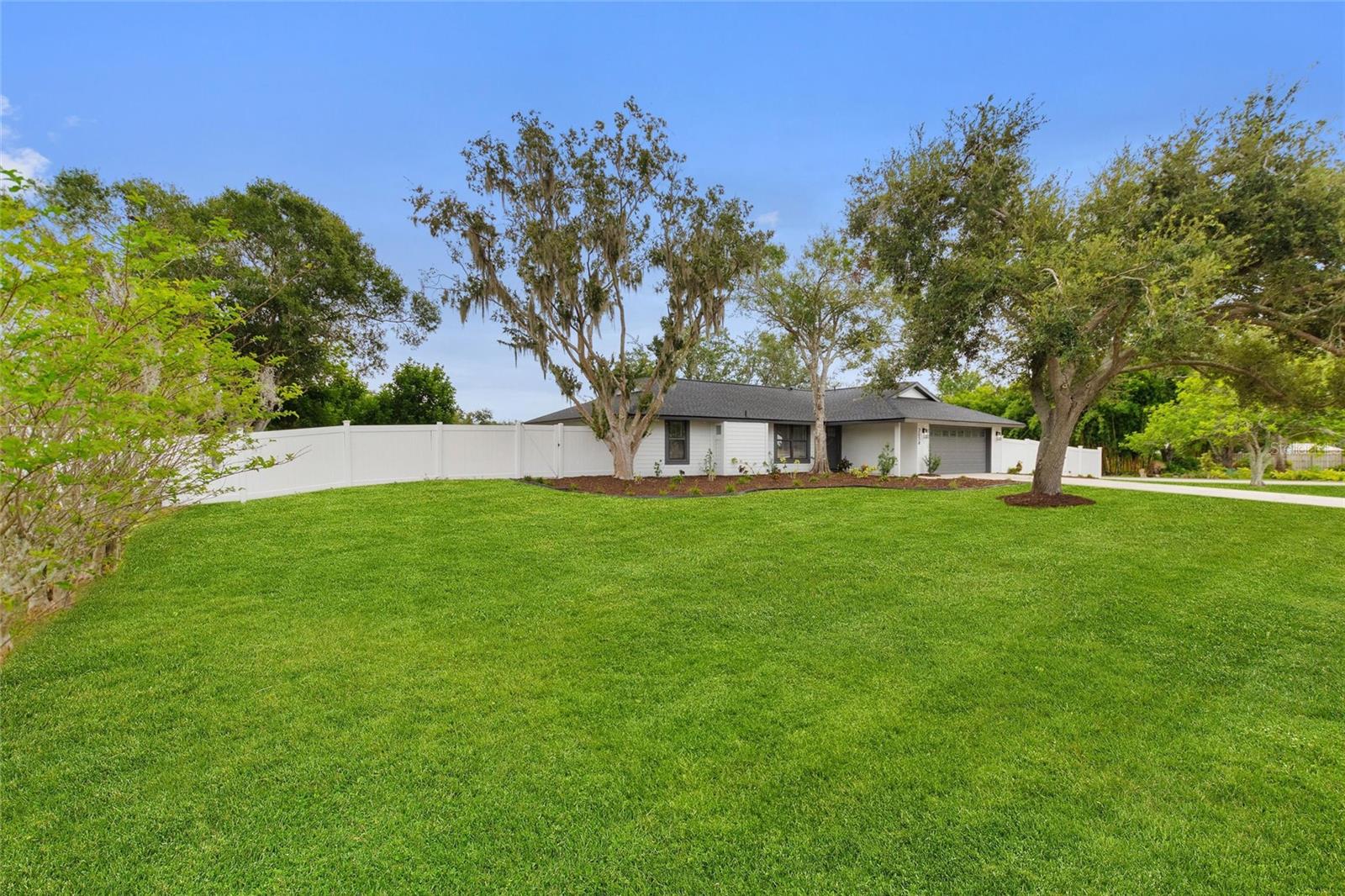 RACIMO RANCHES - Residential