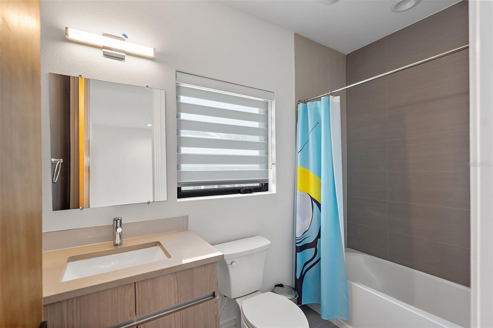 COLONIAL PLACE REV - Residential