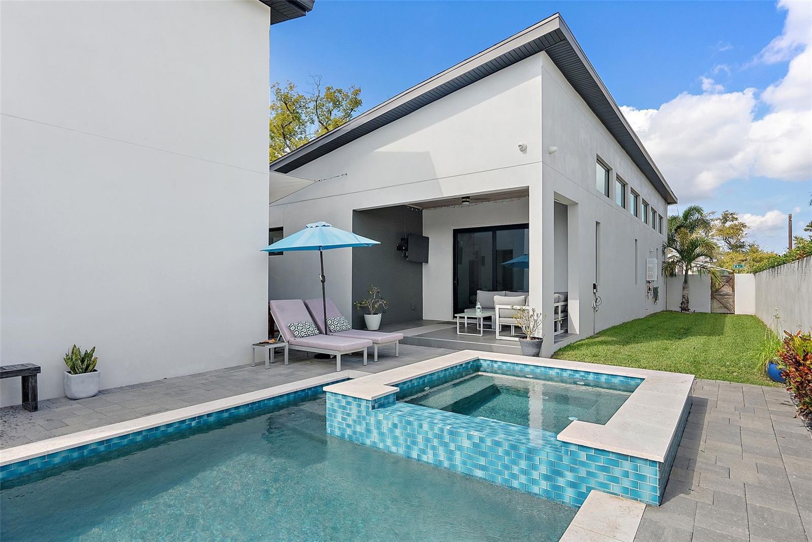 COLONIAL PLACE REV - Residential