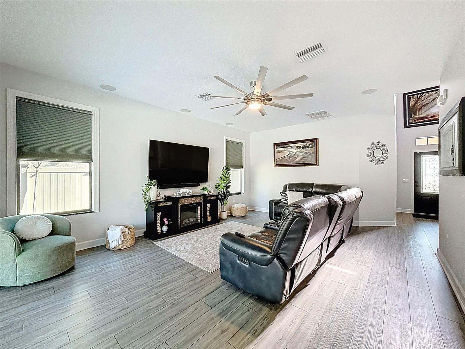 TRINITY EAST REPLAT - Residential