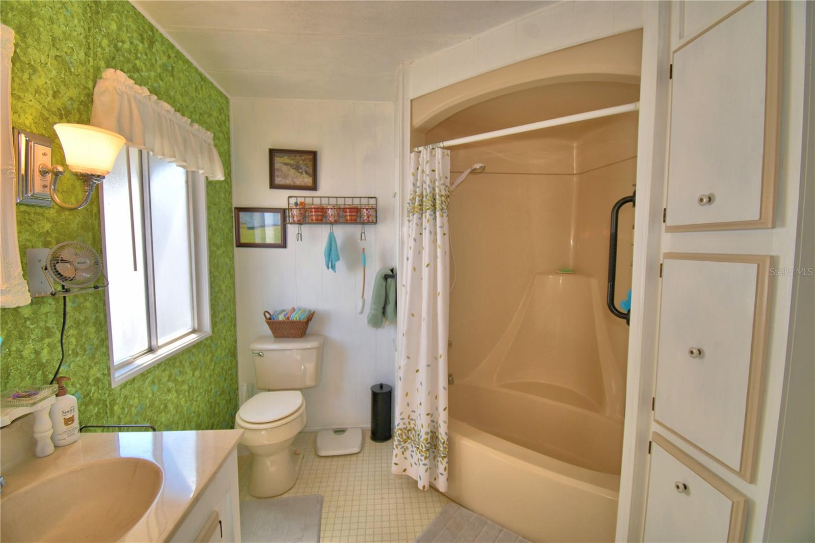 OAKWOOD ESTATES - Residential