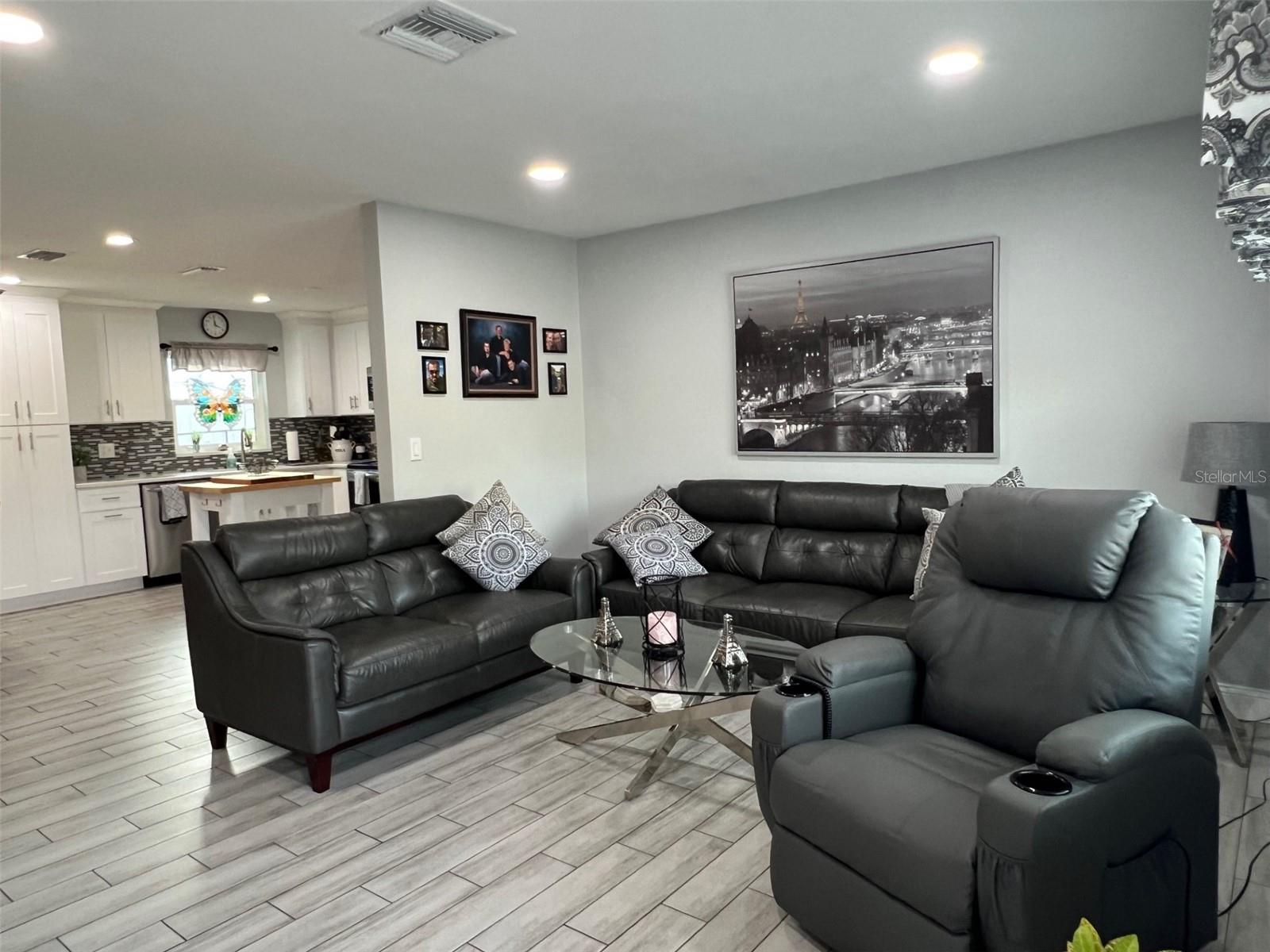 FOREST HILLS - Residential