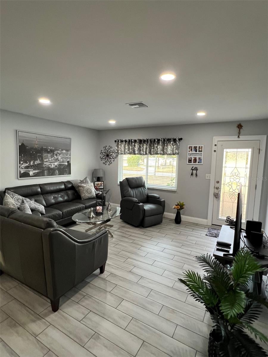 FOREST HILLS - Residential