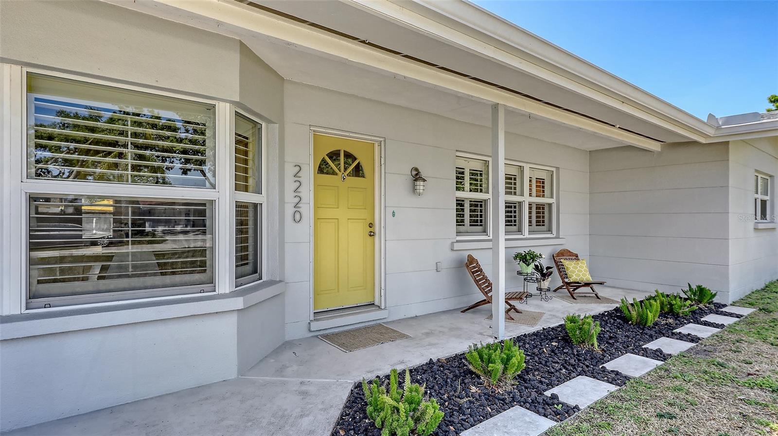 2220 PALM TERRACE