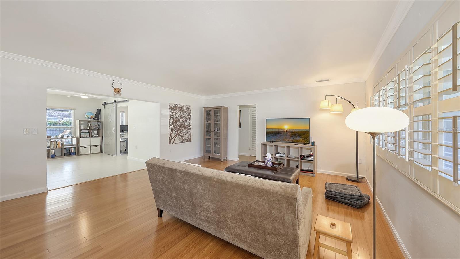 2220 PALM TERRACE