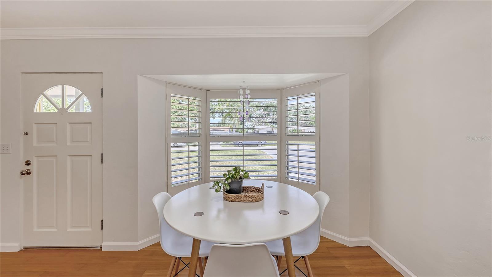 2220 PALM TERRACE