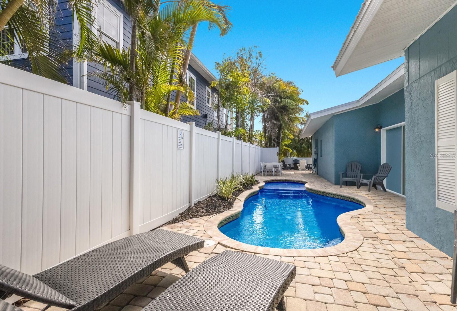 HOLMES BEACH 17TH UNIT - Residential