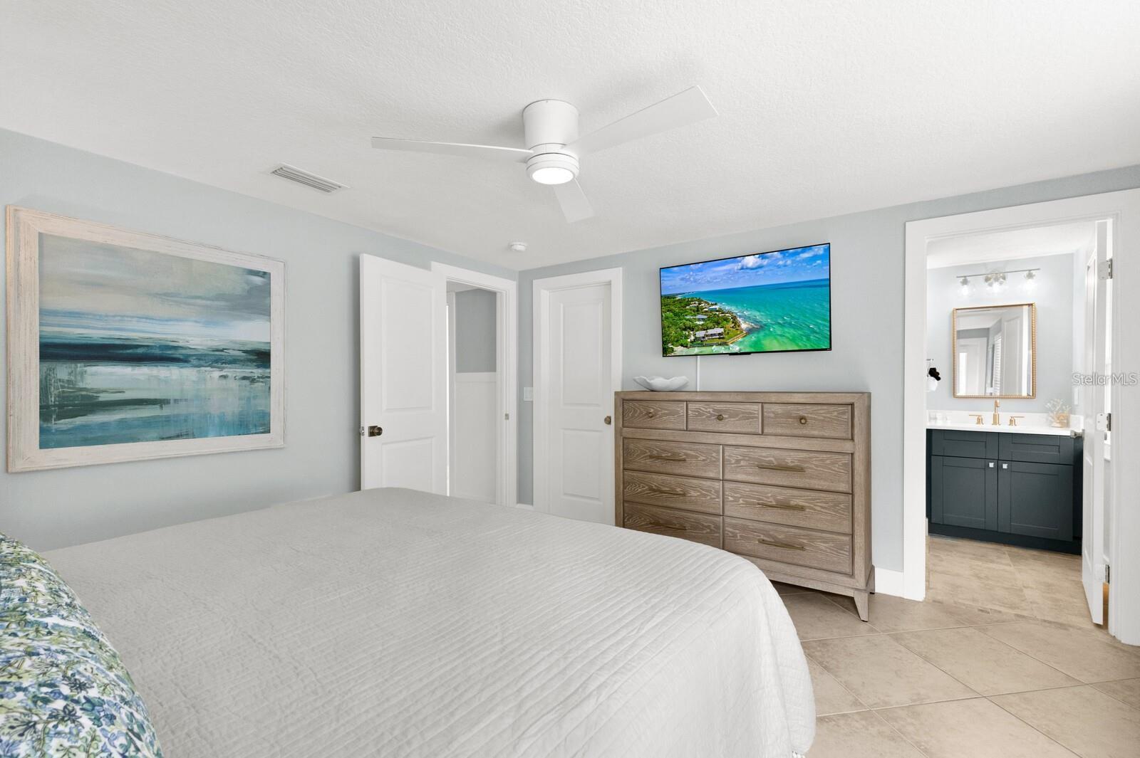 HOLMES BEACH 17TH UNIT - Residential