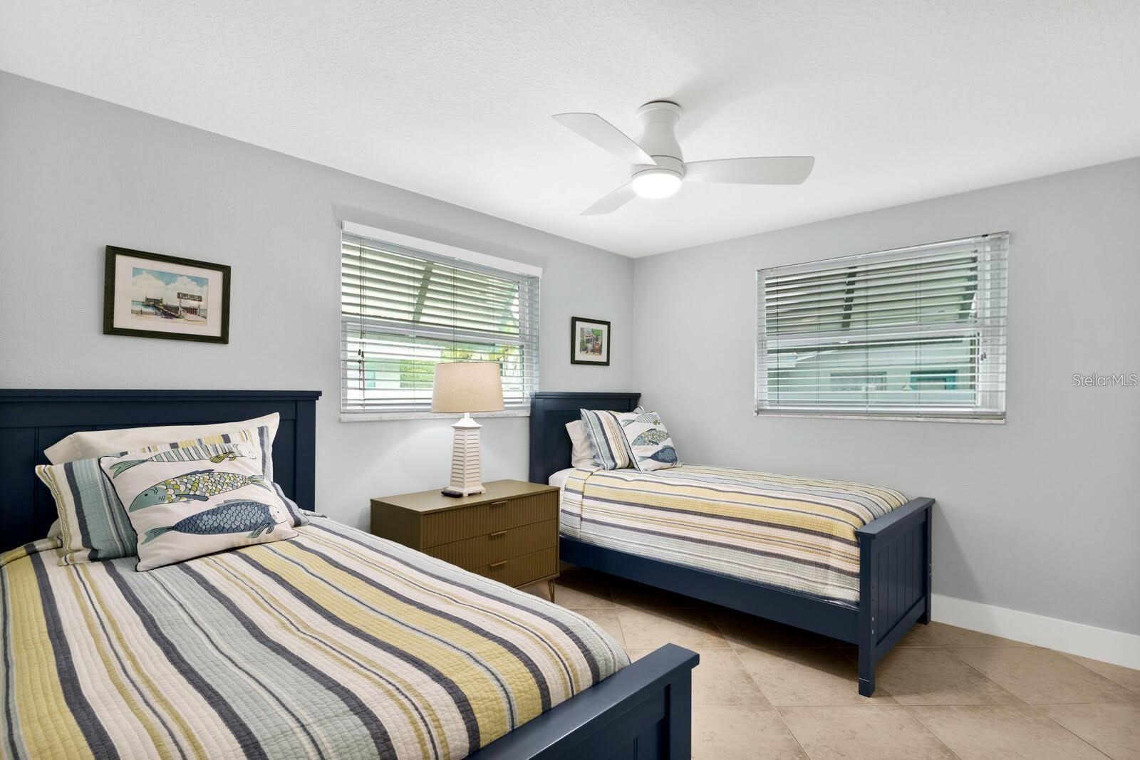 HOLMES BEACH 17TH UNIT - Residential