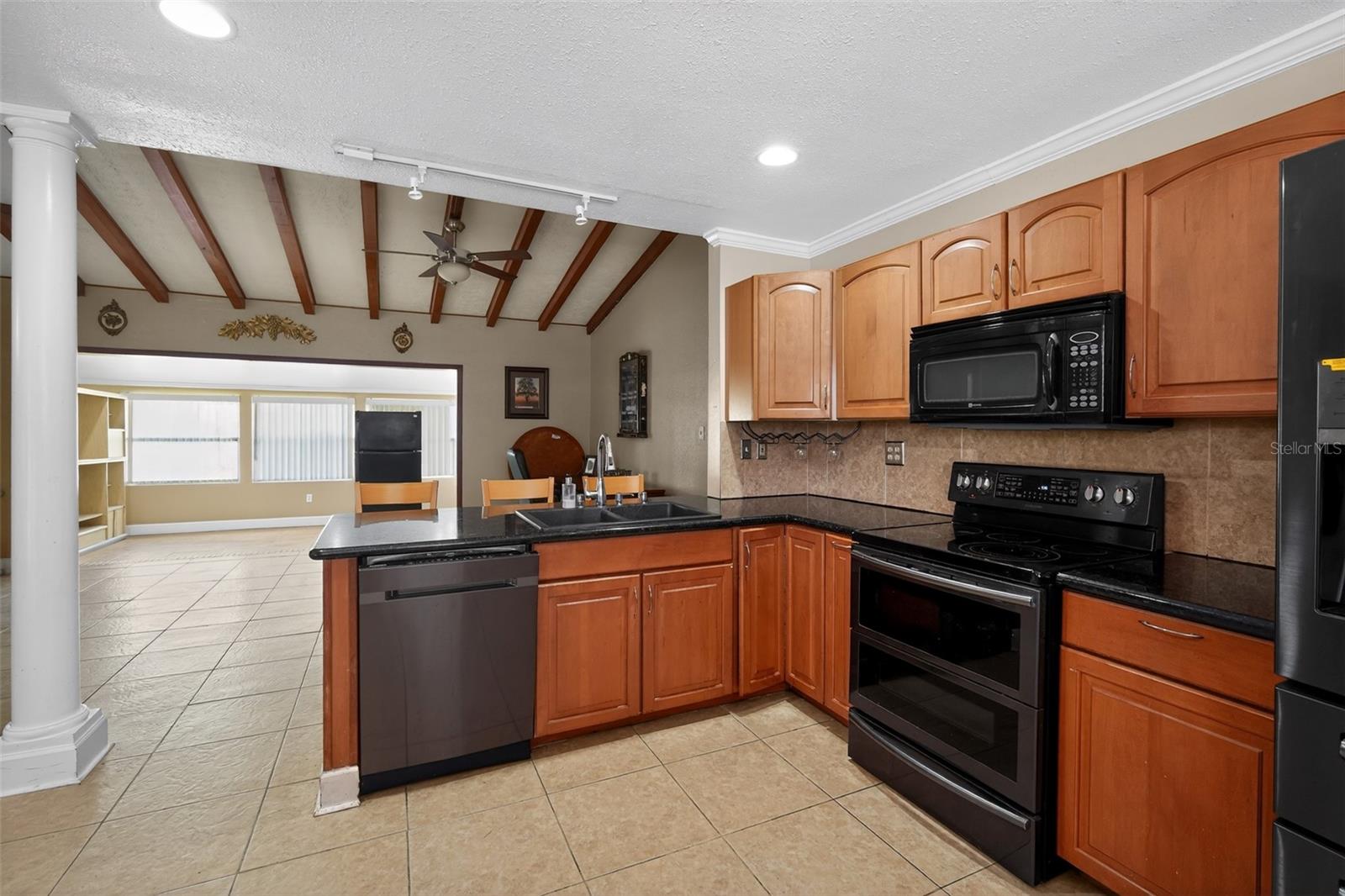 1406 HAVEN BEND