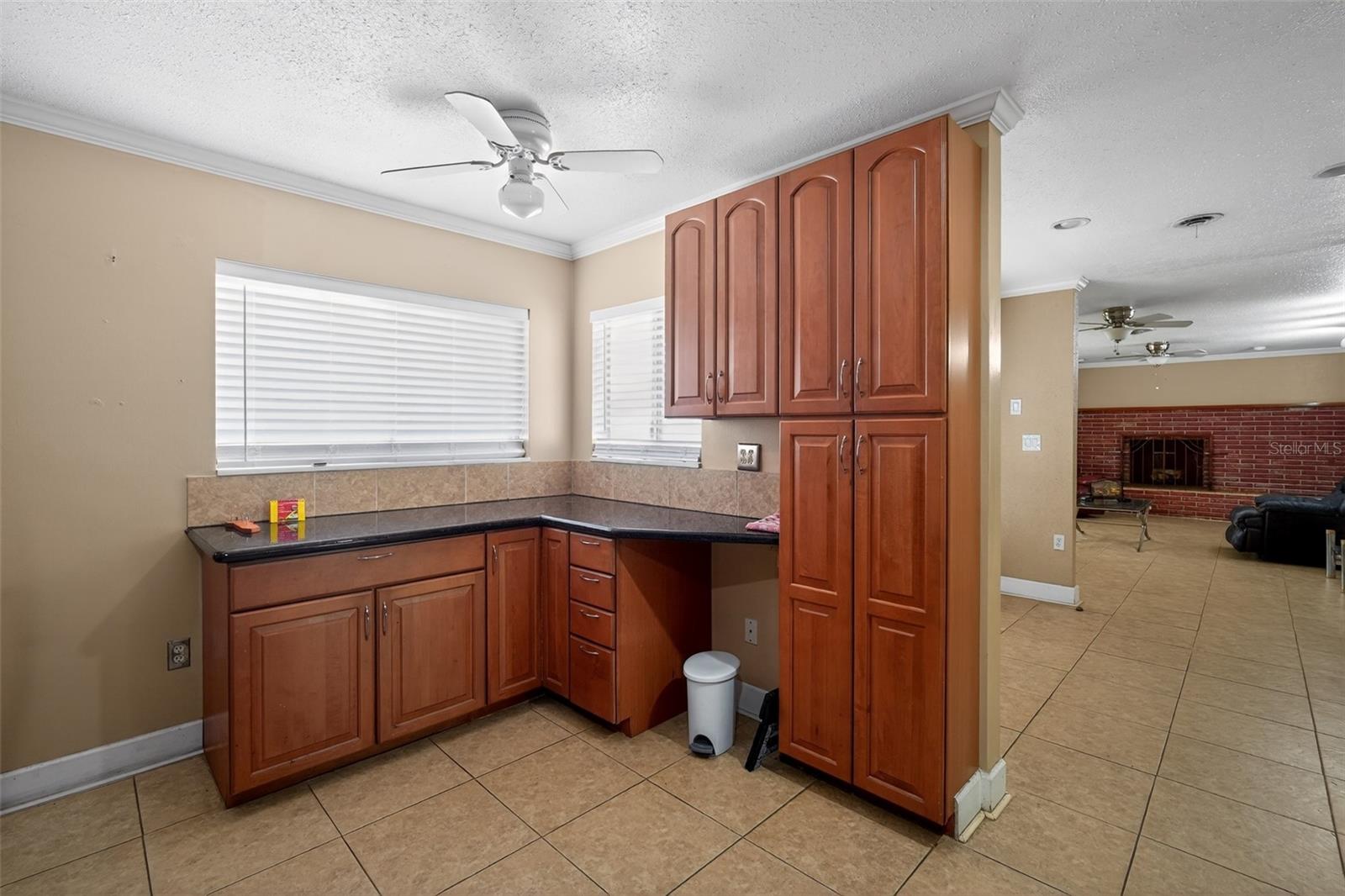 1406 HAVEN BEND