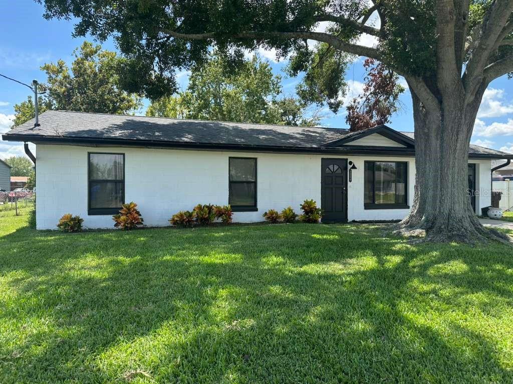 1524 MANOR DRIVE