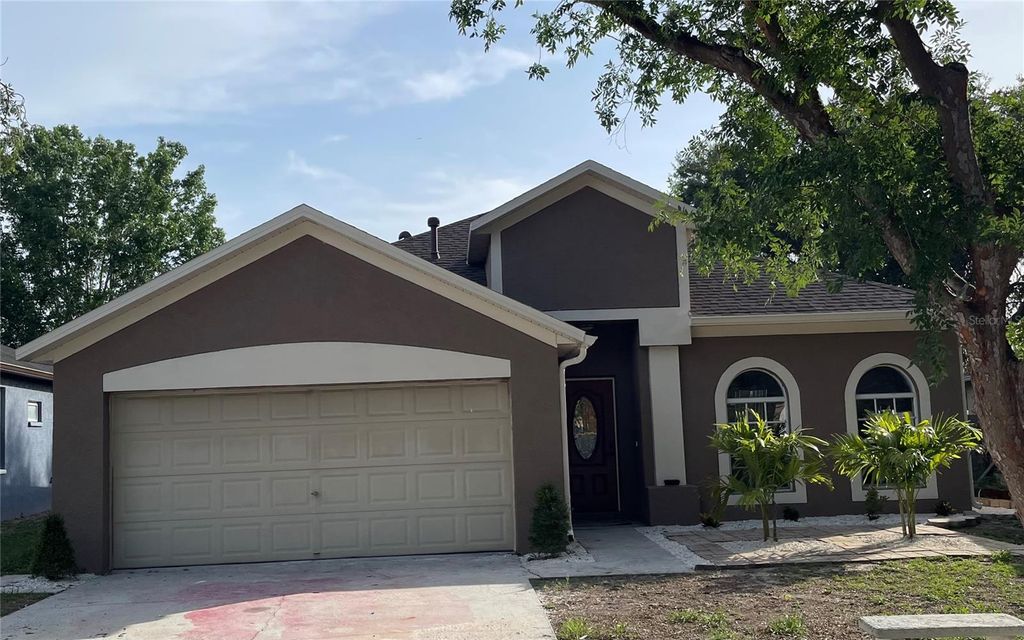 Photo of 904 Grand Canyon Drive, Valrico, FL 33594 (MLS # TB8395236)