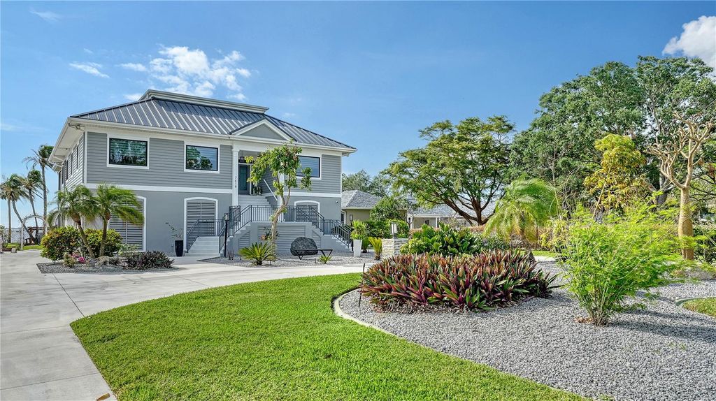 Photo of 7418 Westmoreland Drive, Sarasota, FL 34243 (MLS # A4668082)