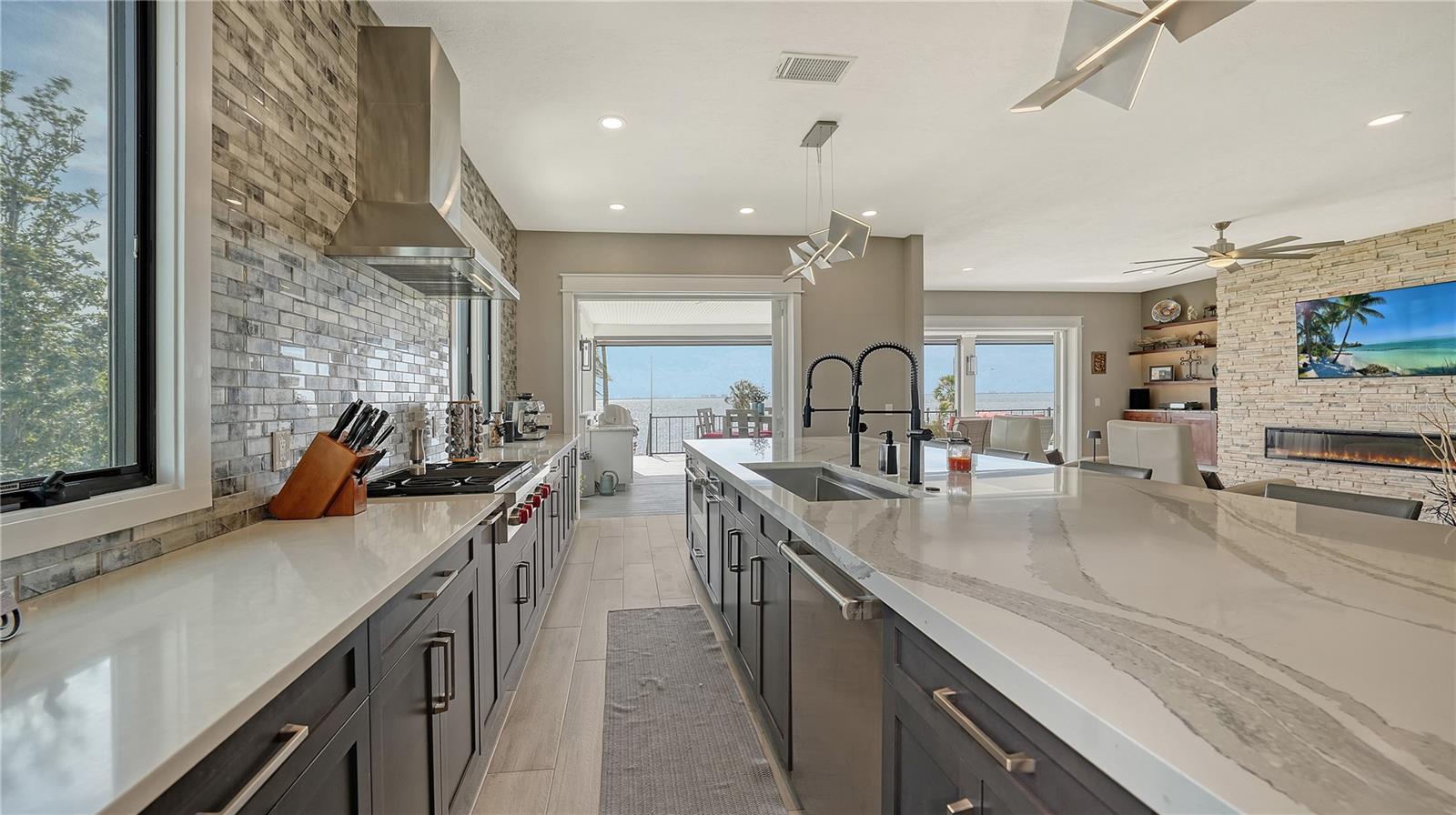 WHITFIELD ESTATES BLKS 14-23 & 26 - Residential