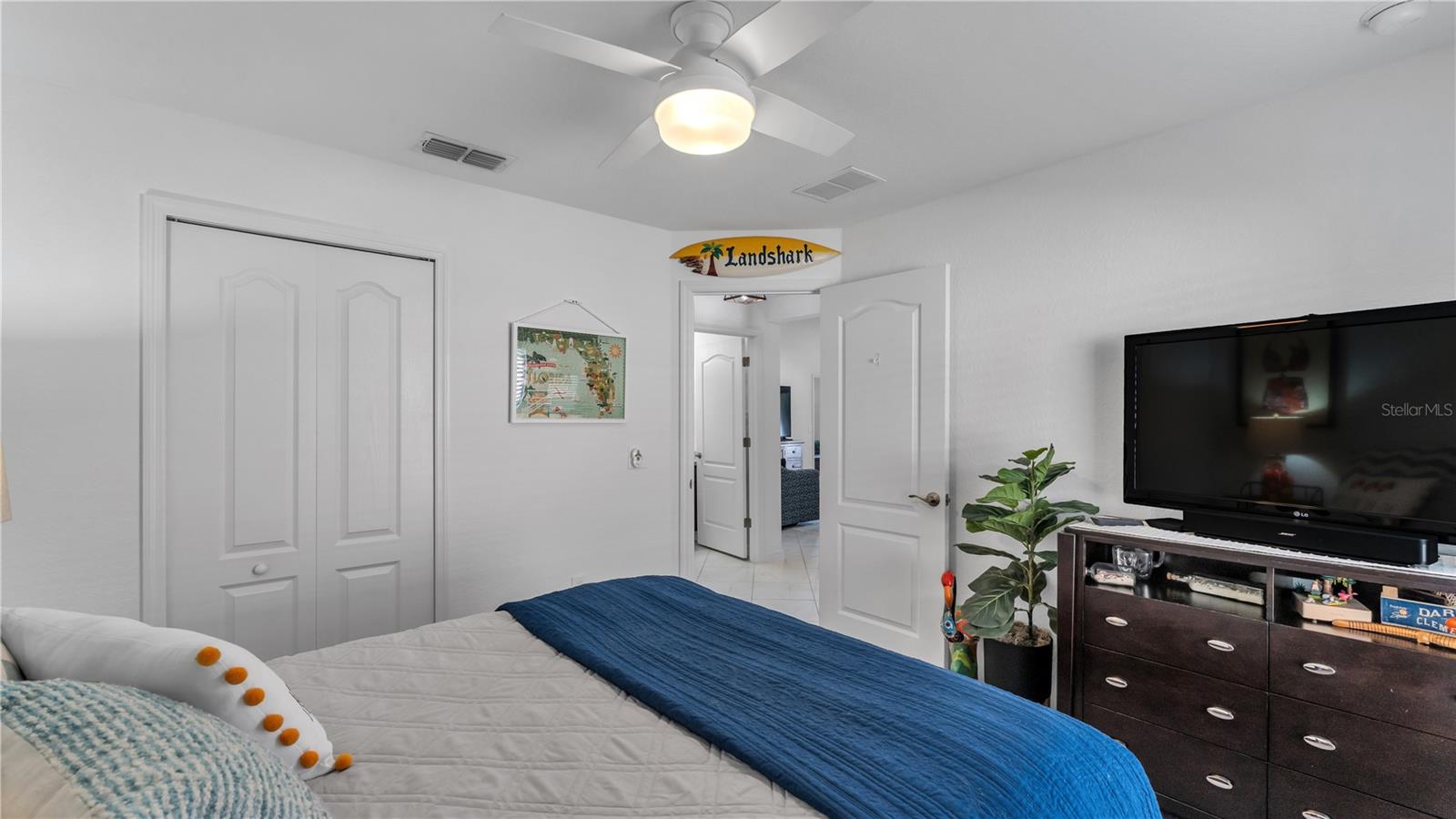 HOLLAND PARK PLACE - Residential