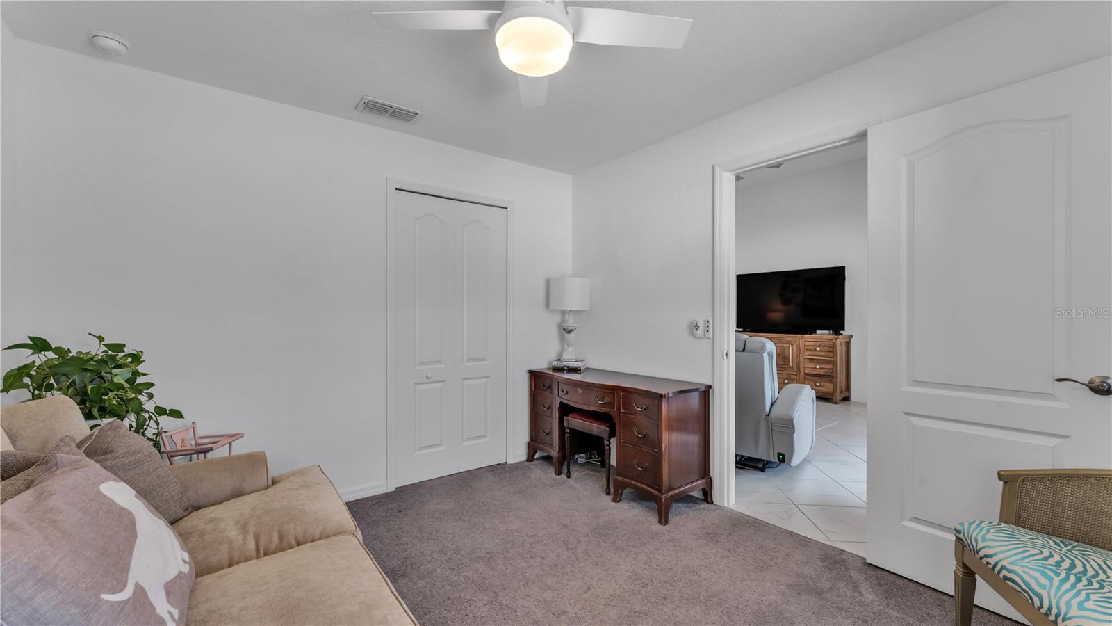 HOLLAND PARK PLACE - Residential