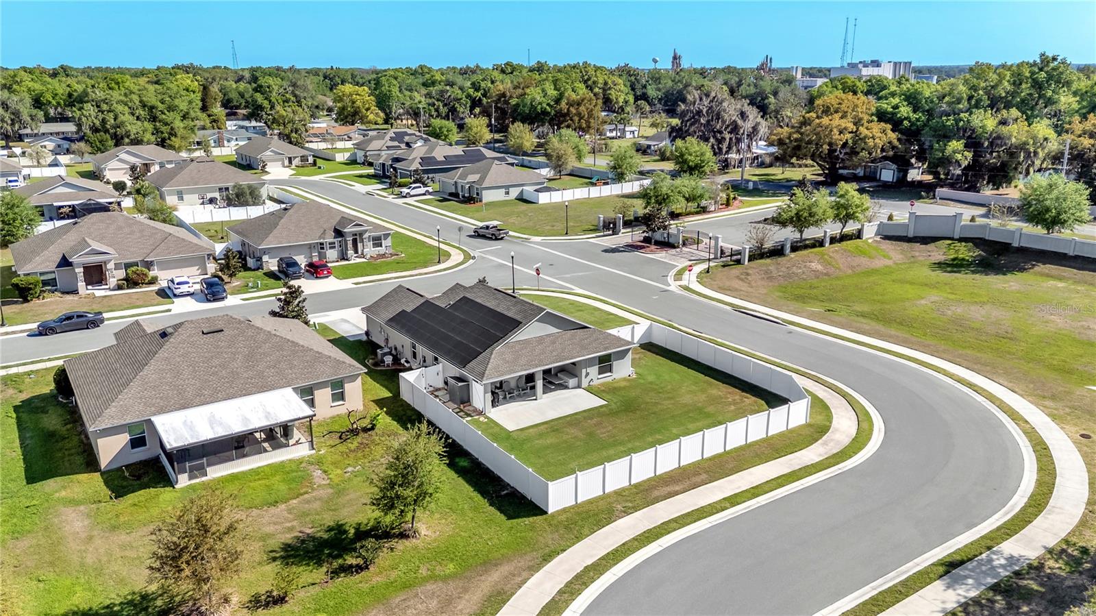 HOLLAND PARK PLACE - Residential