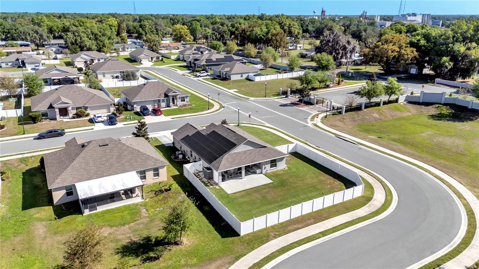 HOLLAND PARK PLACE - Residential