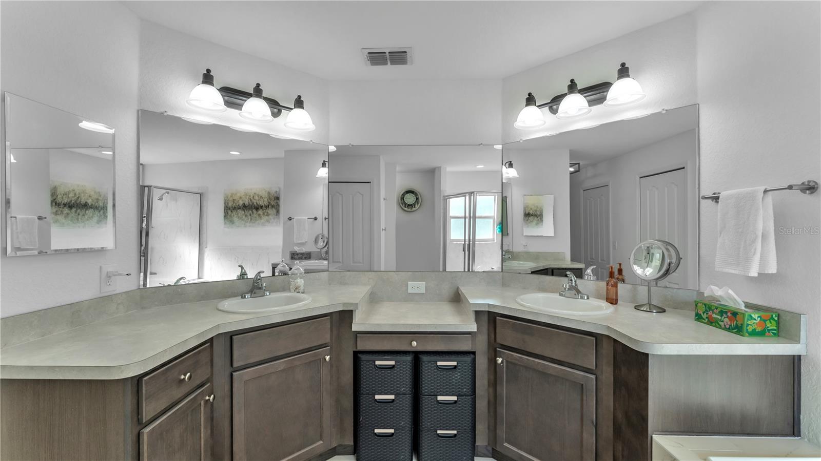 HOLLAND PARK PLACE - Residential