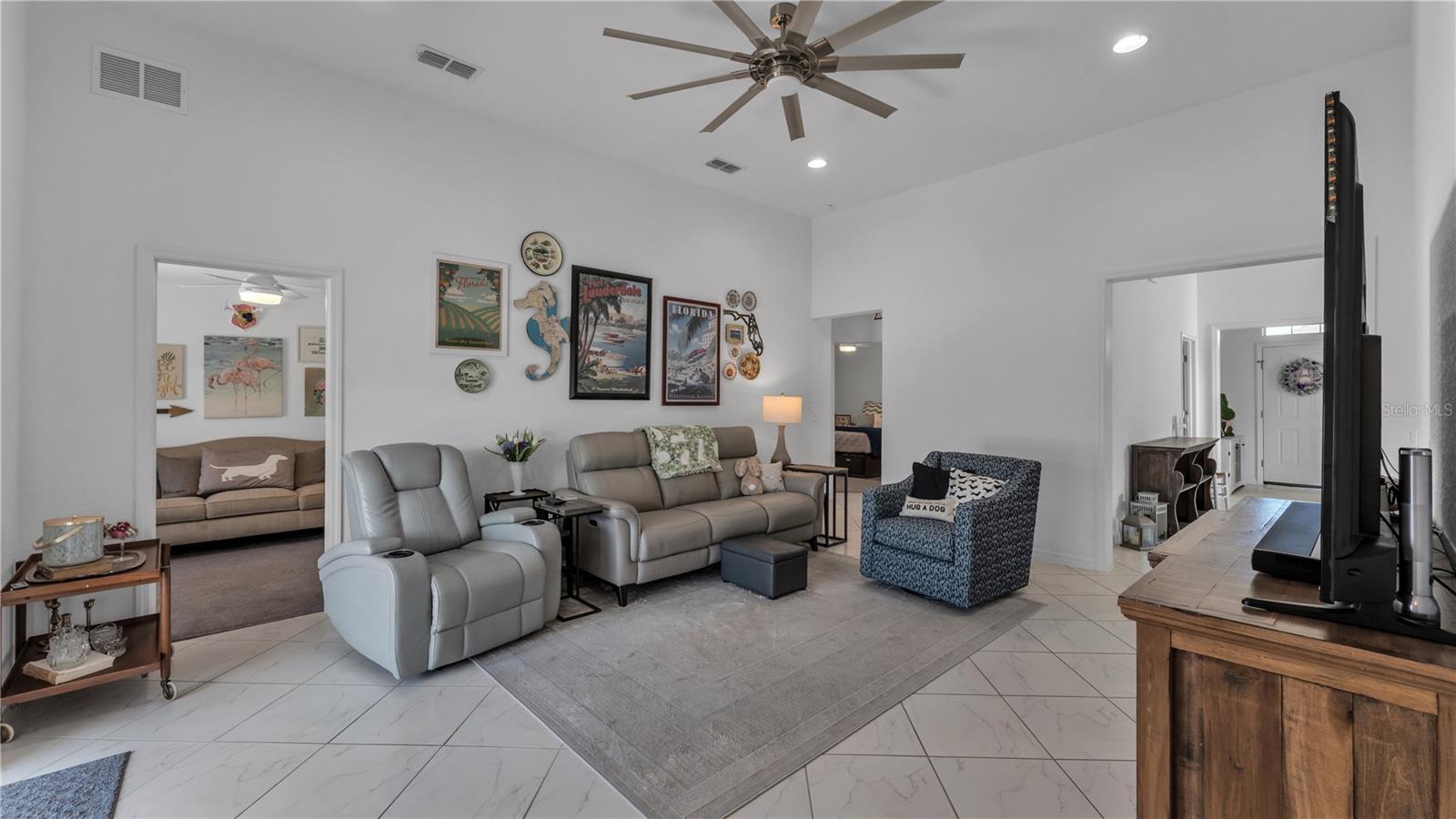 HOLLAND PARK PLACE - Residential